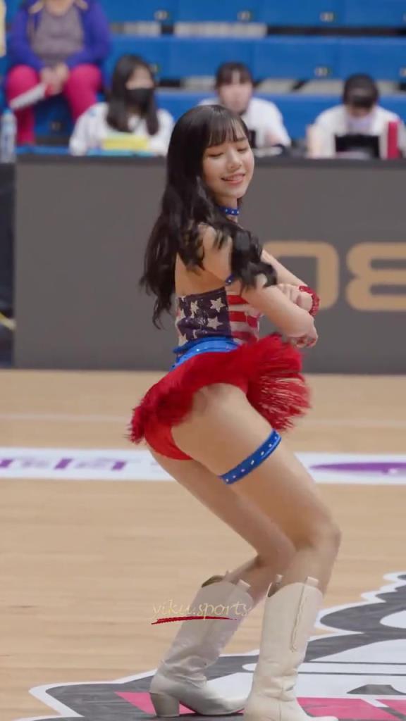 最好的啦啦隊(duì)小姐姐！自信，健康充滿活力！